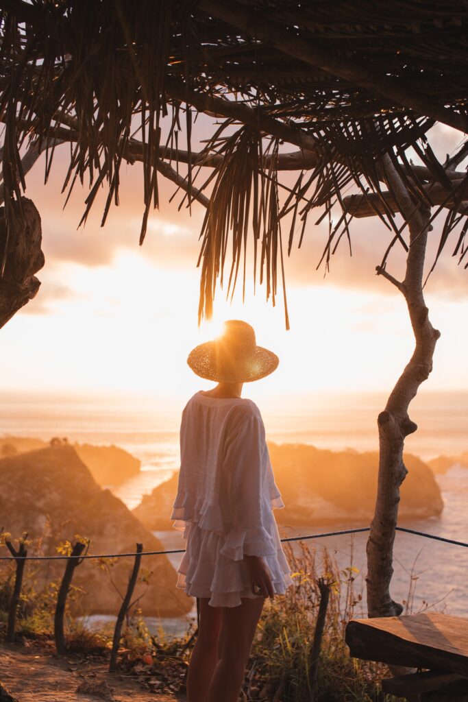 linen is an excellent choice for a summer outfit